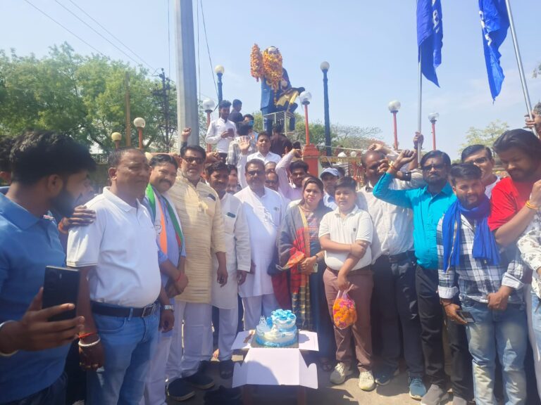 धूमधाम से मनाई गई बाबा साहब डॉ.भीमराव अम्बेडकर की जयंती
