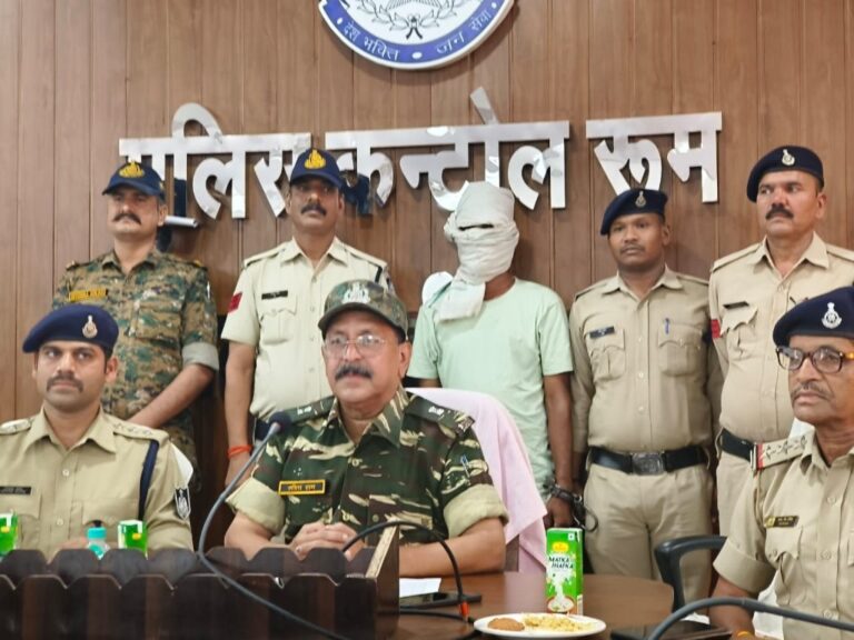 पुलिस को बताई झूठी कहानी जांच के बाद खुला हत्या का राज परिजन ही निकले भागीरथ के हत्यारे पत्नि पुत्री व बेटी आरोपियों को किया गिरफ्तार