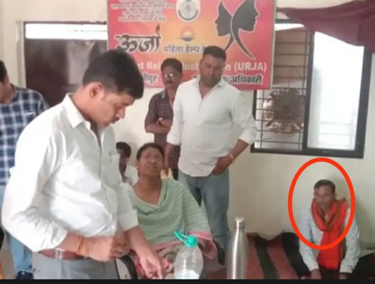 ग्राम पंचायत सहायक सचिव रिश्वत लेते गिरफ्तारः बिल निकालने के एवज में मांगी थी 10 हजार रिश्वत, सागर लोकायुक्त पुलिस की कार्रवाई