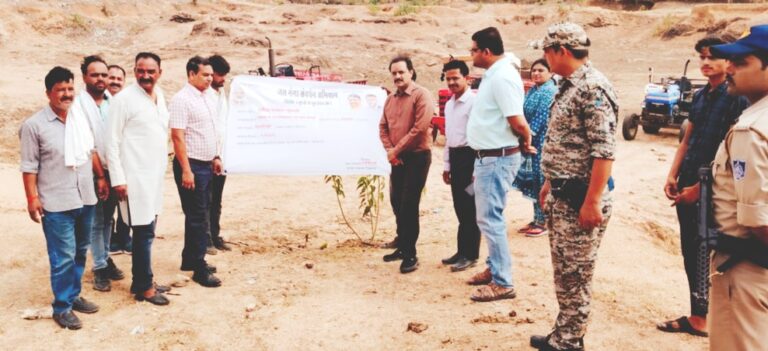कलेक्टर एवं जिला पंचायत सीईओ की उपस्थिति मे जल गंगा संवर्धन अभियान अंतर्गत जल स्त्रोंतों के संरक्षण एवं पुर्नजीवन का कार्य हुआ प्रारंभ ग्राम पंचायत गोपालपुरा तथा बड़ागांव खुर्द में जनभागीदारी एवं जनसहयोग से गाद निकालने एवं साफ-सफाई का किया गया कार्य