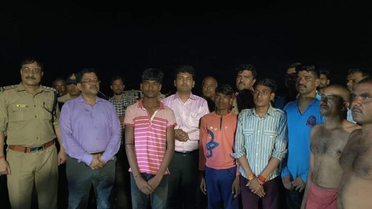 जामनी नदी के तेज बहाव में फंसे 8 व्यक्तियों को एसडीआरएफ एवं होमगार्ड टीम ने सकुशल किया रेस्क्यू