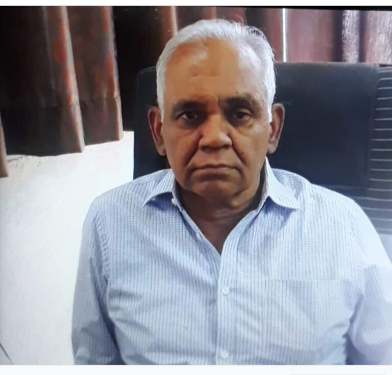 सशर्त मुख्यमंत्री का चुनाव! क्या संवैधानिक व्यवस्था को ‘‘ठेंगा’’ नहीं दिखाएगा? केजरीवाल का दोहरा व्यक्तित्व चालू आहे़ ‘‘भ्रष्ट’’ चुनावी राजनीतिक व्यवस्था से ‘‘ईमानदारी’’ का प्रमाण पत्र? राजीव खंडेलवाल (लेखक, कर सलाहकार एवं पूर्व बैतूल सुधार न्यास अध्यक्ष हैं)