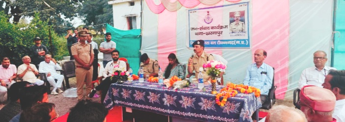 जिले के थाना,चौकियों का पुलिस अधीक्षक कर रहे दौरा आमजन से कर रहे संवाद संबंधितों को दिए जा रहे दिशा निर्देश