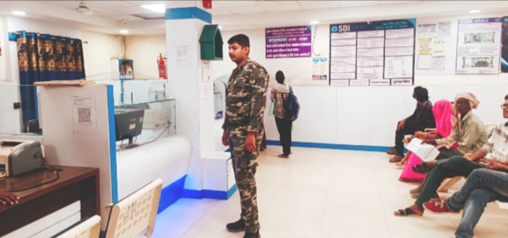 आगामी त्यौहारों को लेकर पुलिस प्रशासन हुआ सक्रिय जिले भर में जगह-जगह कीं जा रहीं अनेक गतिविधियां