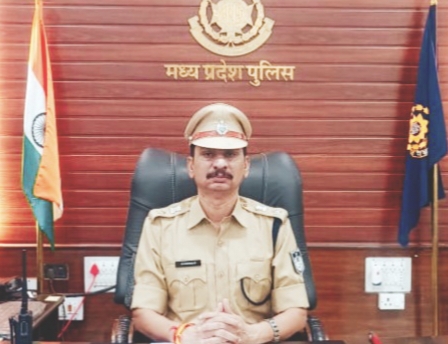 नवागत पुलिस अधीक्षक मनोहर सिंह मंण्डलोई ने संभाला पदभार