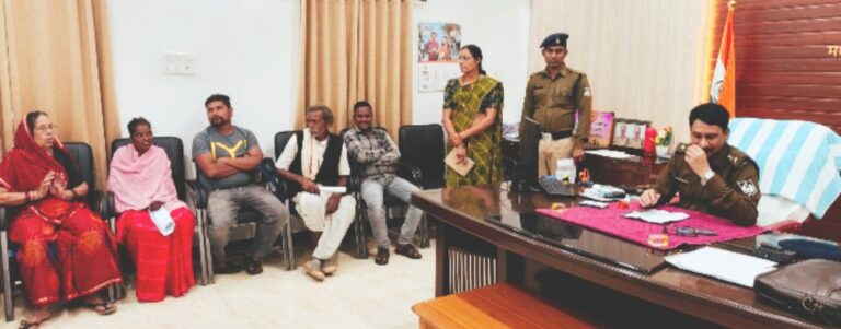एसपी मनोहर सिंह मंडलोई ने सुनीं आवेदकों की समस्याएं मुख्यालय सहित सभी पुलिस थाना,चौकियों में आयोजित हुई जनसुनवाई