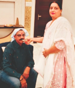 बहनों ने भाइयों को लगाया तिलक अंचल भर में मनाया गया भाई दूज का पर्व