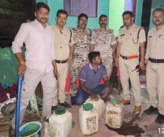 पुलिस अधीक्षक मनोहर सिंह मंडलोई के निर्देश अवैध शराब ,जुआ, सट्टा एवं मादक पदाथोॅ के विरुद्ध पुलिस हुई सख्त
