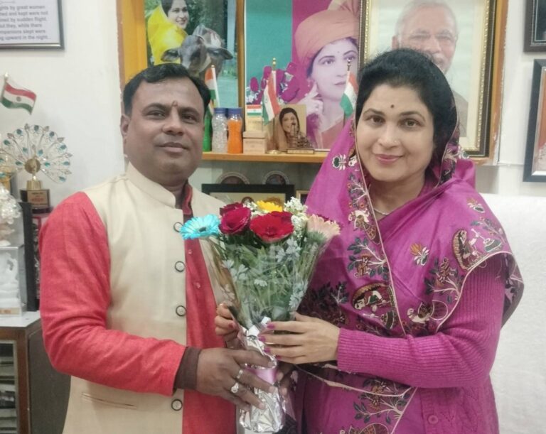 भाजपा नेता विकास यादव ने बीते दिनों भोपाल पहुंचकर प्रभारी मंत्री को जिला प्रशासन की कार्यप्रणाली से कराया था अवगत कलेक्टर अवधेश शर्मा के स्थानांतरण को लेकर विकास यादव ने भोपाल पहुंचकर प्रभारी मंत्री का जताया आभार
