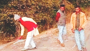 सरपंच प्रतिनिधि पुष्पेंद्र जैन केशवगढ़ ने मेला प्रांगण पर कराईं तमाम व्यवस्थाएं घूंघटा घाट पर मकर संक्रांति के मौके पर लगता है मेला