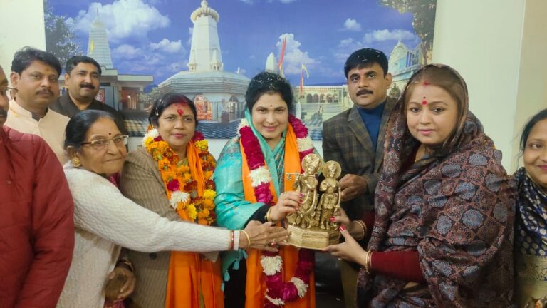 हर पात्र गरीब व्यक्ति को मिले आवास योजना का लाभ:- पूर्व विधायक राकेश गिरी जिले की प्रभारी मंत्री कृष्णा गौर का पूर्व विधायक राकेश गिरी ने अपने निवास पर किया भव्य स्वागत