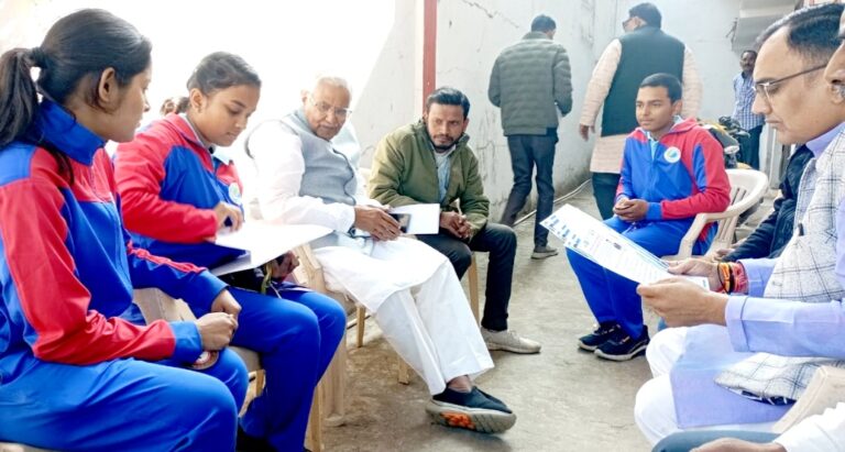 मिनी गोल्फ राष्ट्रीय मैडल प्राप्त खिलाड़ियों से विधायक डॉ. श्री शर्मा ने की चर्चा 