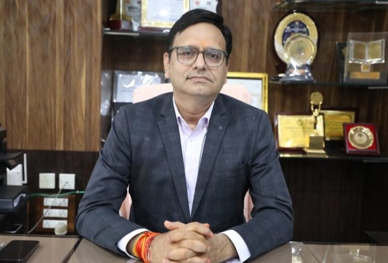 कलेक्टर के कुशल नेतृत्व तथा मार्गदर्शन में सीएम हेल्पलाईन के निराकरण में प्रदेश की रैकिंग में टीकमगढ़ जिला ए ग्रेड में शामिल