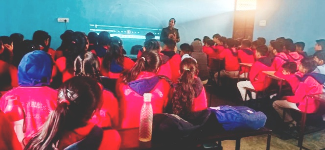 पुलिस का सृजन अभियान साइबर अपराधों से बचाव की सावधानियों से किया जा रहा जागरूक