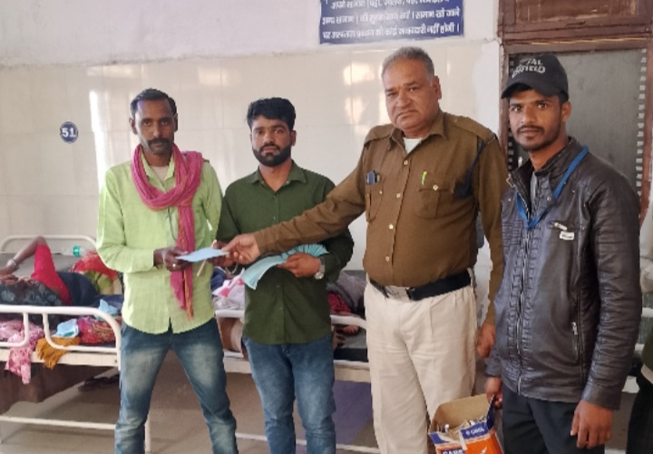 कोटपा कानून जिला चिकित्सालय में 15 लोगों पर हुई चालानी कार्यवाही