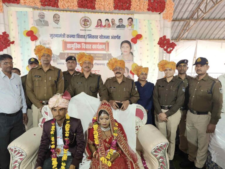 पुलिस अधीक्षक मनोहर सिंह मंडलोई ने जिम्मेदार मर्दानगी अभियान अंतर्गत कुण्डेश्वर स्थित विवाह समारोह में किया कन्यादान