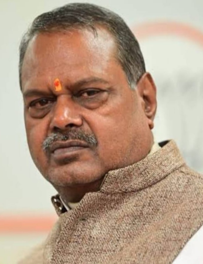 ओरछा का विकास कराने प्रभारी मंत्री हुए गंभीर पर्यटन मंत्री को लिखा पत्र भाजपा नेता विकास यादव ने सौंपा था माँग पत्र