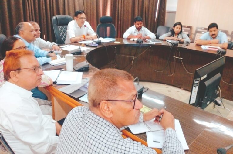 उपार्जन केन्द्रों पर भौतिक संसाधन एवं मानव संसाधनों की स्थापना कराई जाये टीएल की बैठक में कलेक्टर श्री श्रोत्रिय ने दिये निर्देष