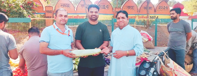 गौ आधारित कृषि उत्पाद ही हमें बीमारियों से बचा सकते है जैविक हाट बाजार का हुआ आयोजन