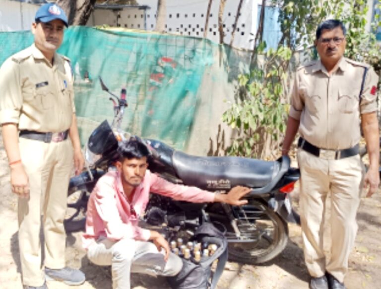 आबकारी विभाग की अवैध शराब परिवहन के विरुद्ध कार्यवाही, अवैध शराब परिवहन करते हुए मोटरसाइकल जप्त की