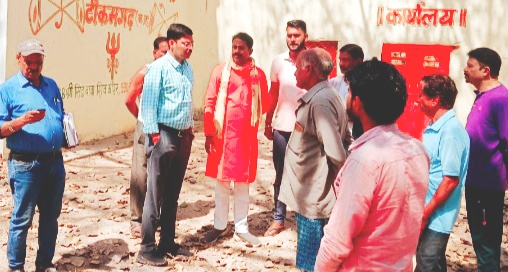 सीएमओ पहुंचे वार्ड क्रमांक 06 में वार्ड वासियों की जानीं समस्याएं