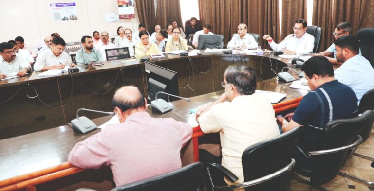 जल गंगा संवर्धन अभियान में जलदूतों की सहभागिता सुनिश्चित करें टीएल की बैठक में कलेक्टर ने दिये निर्देश