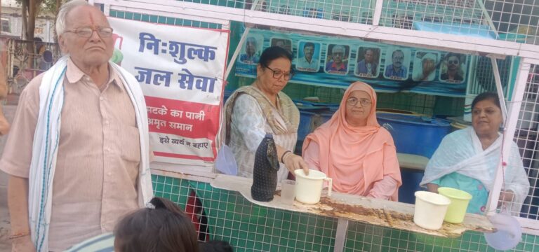 नर सेवा नारायण सेवा से कम नहीं- बाई जी आनंदपुर आश्रम की साध्वी सहित उनके अनुयायियों ने पिलाया प्याऊ पर पानी