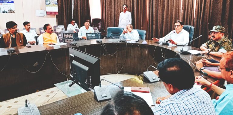 आपसी सामंजस्य और भावनाओं का सम्मान करते हुए त्योहारों को मनाऐं- कलेक्टर श्री श्रोत्रिय ईदउलजुहा तथा मुहर्रम मनाए जाने के संबंध में शांति समिति की बैठक हुई आयोजित