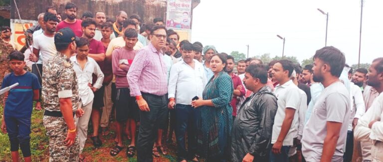 कलेक्टर विवेक श्रोत्रिय पहुंचे पलेरा क्षेत्र में अति वर्षा का लिया जाएजा,जल भराव वाले क्षेत्रों का किया निरीक्षण