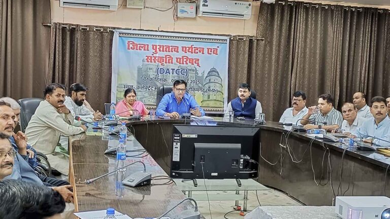 धरोहर तालकोठी को हेरिटेज लाइब्रेरी एवं सांस्कृतिक केन्द्र के रूप में किया जायेगा विकसित- कलेक्टर श्री श्रोत्रिय महेन्द्र सागर तालाब में बोट क्लब, वाटर स्पोर्टस प्रारंभ कराने की है तैयारी