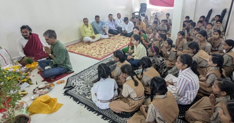 आहे नील शैले निवासी…पर श्रोता हुए मुग्ध, गुंडीचा मंदिर में जग सुर माधुरी, हनुमान चालीसा का सामूहिक संगीतमय पाठ भी हुआ