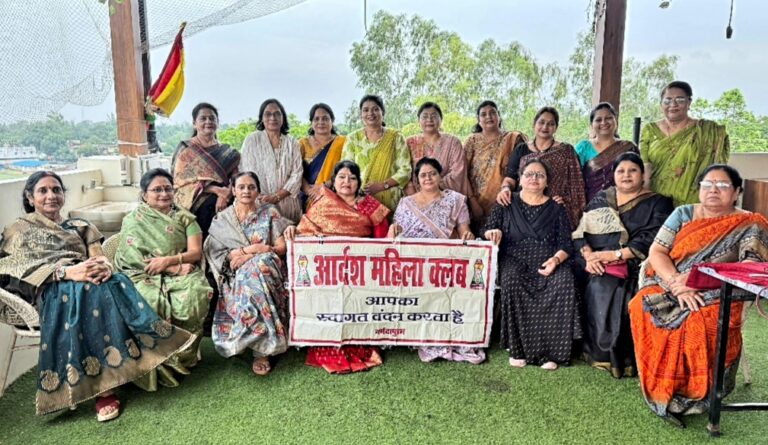 स्वामी विवेकानंद की पुन्यतिथि पर आदर्श महिला क्लब नर्मदापुरम ने संगोष्ठी कर उनके विचारो पर चिंतन किया