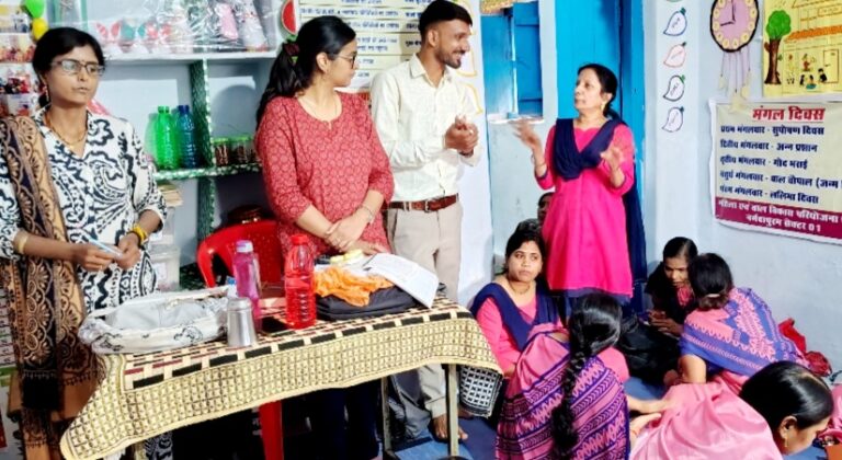 रॉकेट लर्निंग प्रोग्राम मिशन नीव संस्था द्वारा आंगनबाड़ी में सभी कार्यकर्ताओं को सेक्टर में प्रशिक्षण दिया
