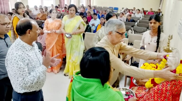 शासकीय गृहविज्ञान स्नातकोत्तर अग्रणी महाविद्यालय में गुरु पर्व का आयोजन हुआ