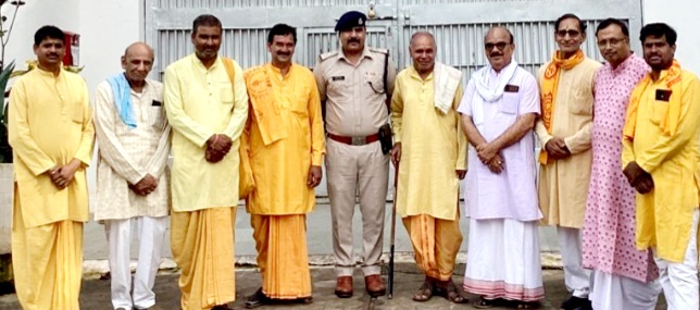 गुरु पूर्णिमा पर्व पर केंद्रीय जेल में 450 कैदियों ने ली गुरु दीक्षा