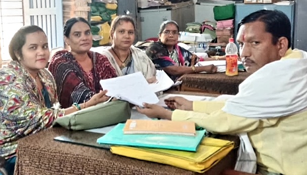 बियासी हितग्राही मूलक तथा सैंतीस सामुदायिक मनरेगा कार्यों के साथ-साथ भवन एवं सनिर्माण कर्मकार मंडल योजना के दो लाभांवित हितग्राहियों का सामाजिक अंकेक्षण आज से प्रारंभ
