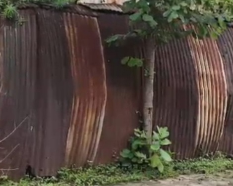 अंग्रेजों के समय का बारुद खाना पी डब्लू डी ने बनाया था लेकिन स्टोर रुम जर्जर हालत में होने के कारण वार्डवासियों ने तोड़ने की मांग की