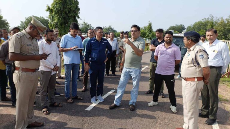कलेक्टर एवं एसपी ने स्वतंत्रता दिवस तैयारियों की समीक्षा की