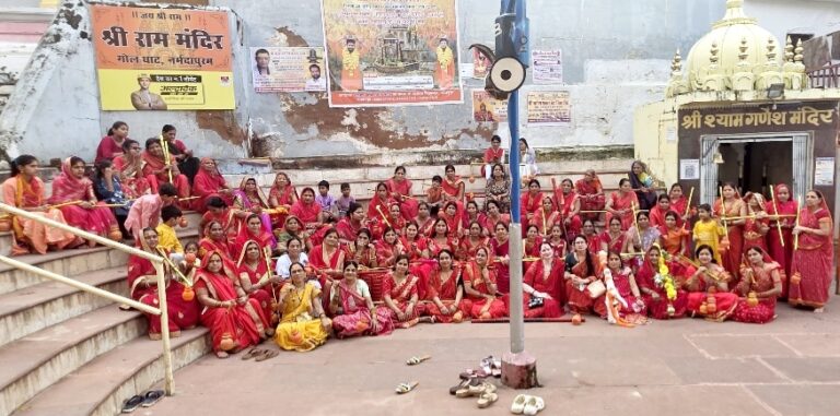 महिला मंडल राजा मोहल्ला ने निकाली काबड़ यात्रा