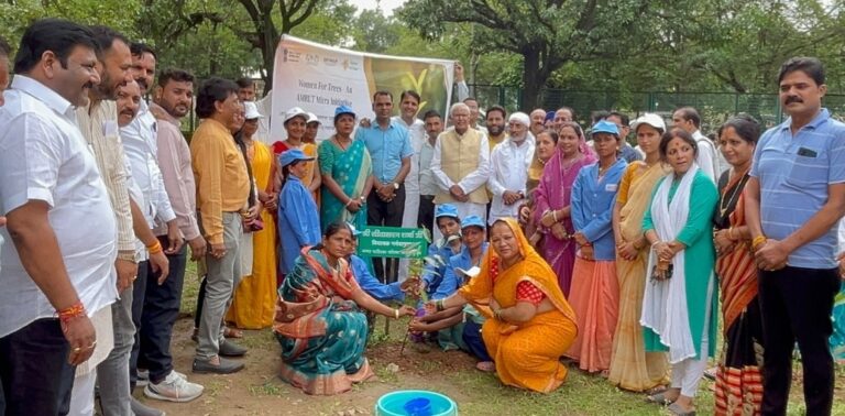 पेड़ मां के नाम अभियान जारी, एसपीएम स्कूल परिसर में सांसद, विधायक के साथ नपाध्यक्ष ने किया पौधरोपण