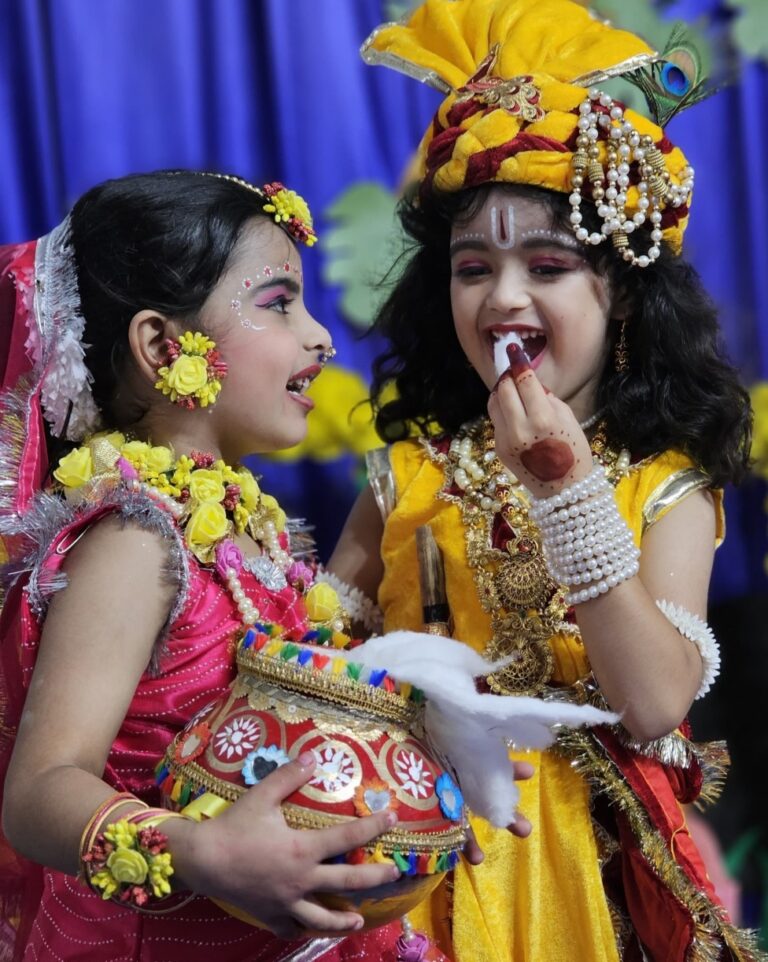 स्प्रिंगडेल्स सीनियर सेकेंडरी स्कूल में रक्षाबंधन और जन्माष्टमी का रंगारंग उत्सव