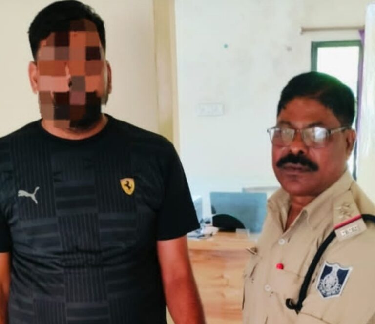 पिपरिया पुलिस टीम द्वारा महिला से समूह के पैसे बसूल कर बैंक जमा न कर महिलाओ से धोखाधड़ी करने वाला फरार आरोपी को किया गिरफ्तार