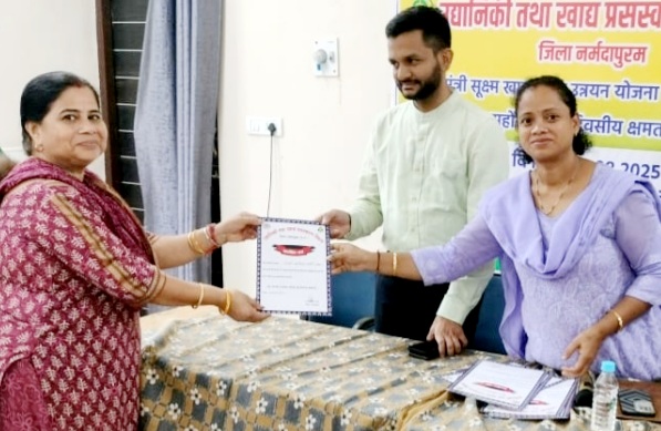 स्व. सहायता समूहों का एक दिवसीय क्षमता विकास प्रशिक्षण सम्पन्न