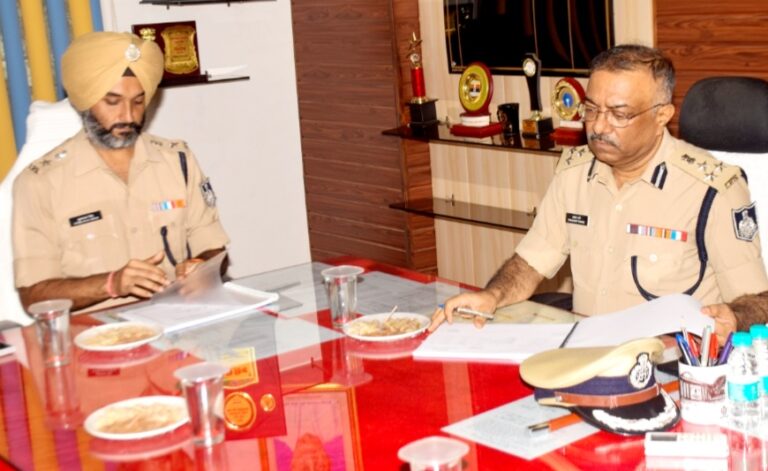 पुलिस अधीक्षक कार्यालय एवं पुलिस लाइन नर्मदापुरम का वार्षिक निरीक्षण डीआईजी प्रशांत खरे द्वारा संयुक्त रूप से किया गया