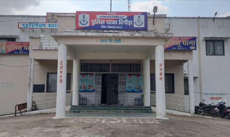 टीकमगढ़ पुलिस को मिली बड़ी सफलता – नवीन आपराधिक कानूनों के पहले प्रकरण में न्यायालय द्वारा सुनाई गई सजा पुलिस अधीक्षक मनोहर सिंह मंडलोई की योजनाबद्ध कार्रवाई से मिली सफलता
