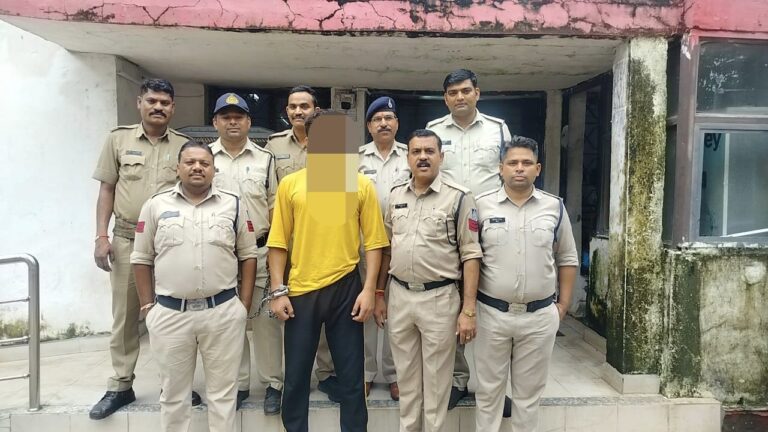 हत्या के मामले में फरार 10,000/- रुपये के इनामी आरोपी अव्बास अली को इटारसी पुलिस ने किया गिरफ्तार