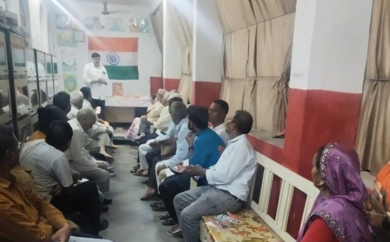 टीकमगढ़ में ख्यातिप्राप्त साहित्यकार व इतिहासकार पं. हरिविष्णु अवस्थी को श्रद्धांजलि नगर भवन में शोकसभा आयोजित