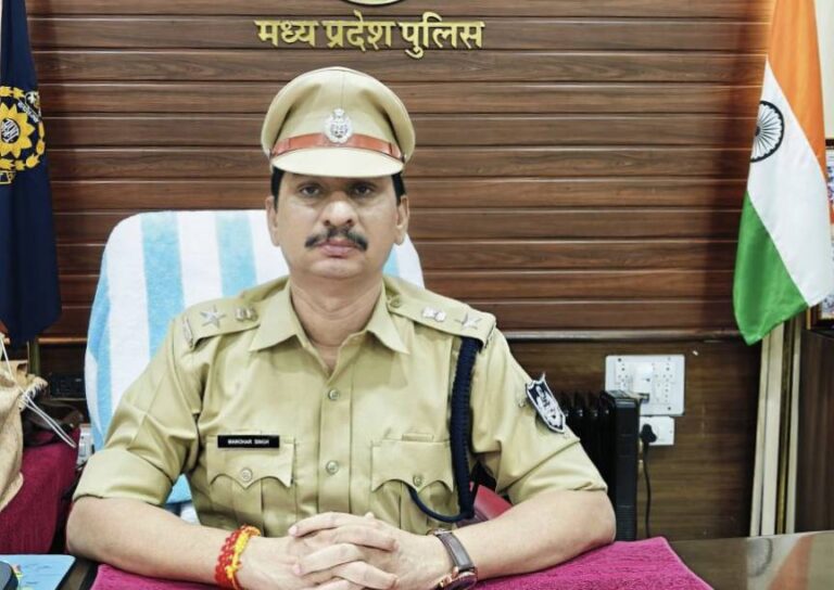 ऑपरेशन नशामुक्ति : टीकमगढ़ पुलिस की बड़ी कार्रवाई 46 आरोपी गिरफ्तार, 214 लीटर अवैध शराब ₹67,170 कीमत की जप्त