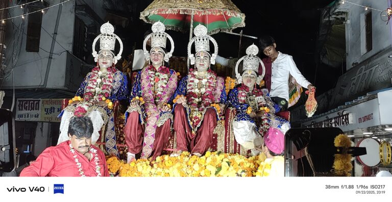 श्रीरामलीला महोत्सव सेठानीघाट से नगर के प्रमुख मार्गों से भगवान श्री राम जी की लक्ष्मण , भरत और शत्रुघ्न सहित बारात निकाली गई