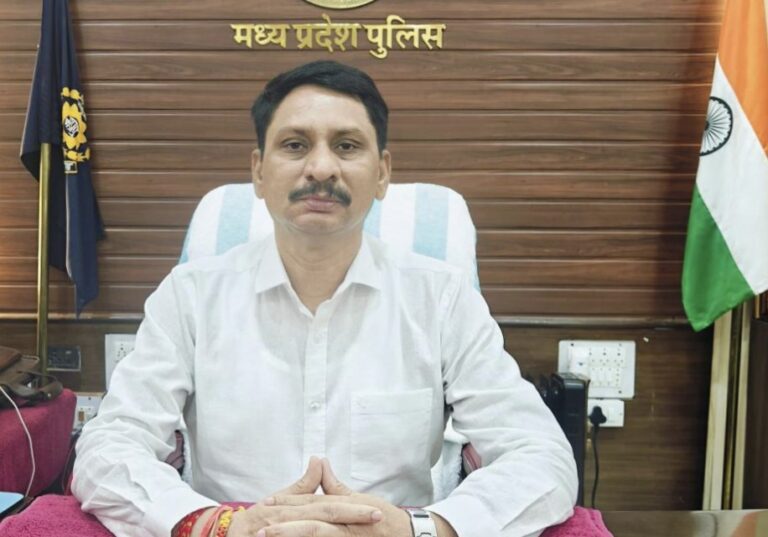 टीकमगढ़ में अभिमन्यु अभियान का शुभारंभ, महिला सुरक्षा और सशक्तिकरण पर जोर एसपी मंडलोई ने दिए निर्देश – हर थाना क्षेत्र में होंगी दैनिक जागरूकता गतिविधियाँ